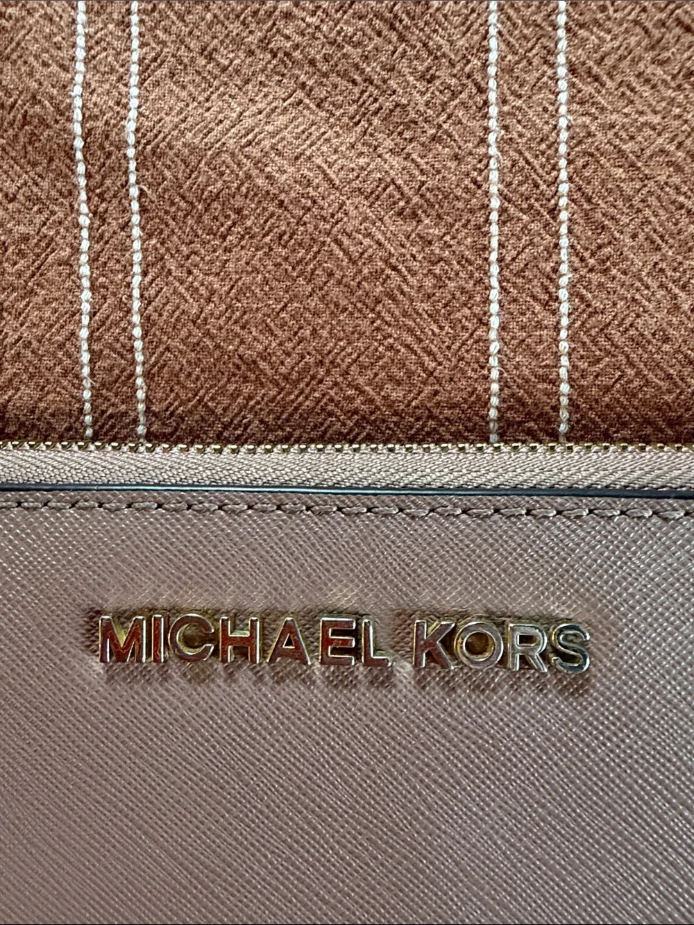 Michael Kors zip around